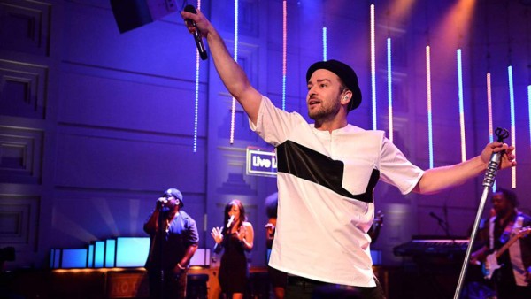 A cinco días de ser presidente, Trump no tiene quién le cante