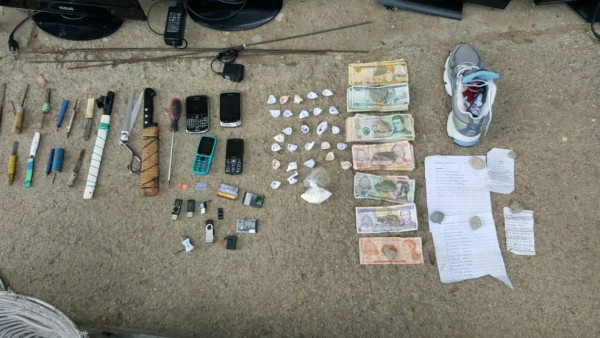 Realizan operativos en el centro penal de Comayagua, hallan antena para hacer llamadas