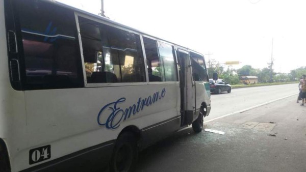 Choloma: Matan a motorista, estrellan camioneta e intentan huir; hay tres detenidos