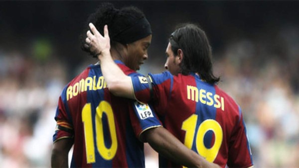 Ronaldinho felicita a Messi por sus 500 goles