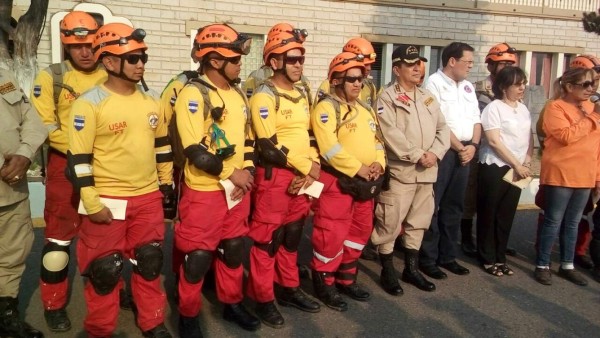 Equipo de rescatistas hondureños regresa de Ecuador