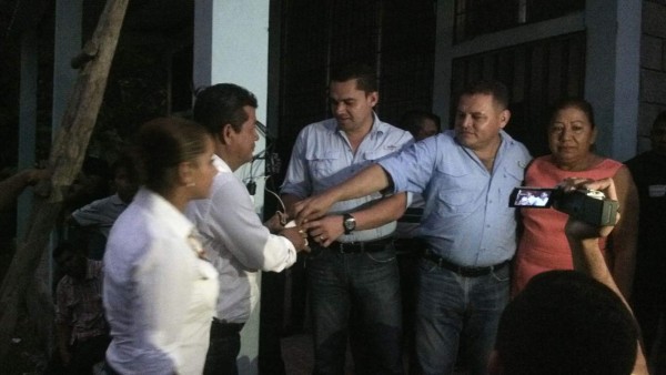 Honduras: Inauguran tres proyectos de electrificación rural