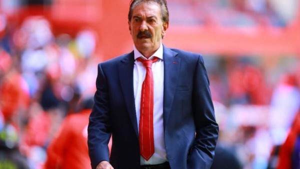 La trayectoria de Ricardo La Volpe, posible técnico de Olimpia  