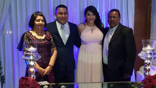 Marvin Fuentes y Carolina Lanza ya son esposos