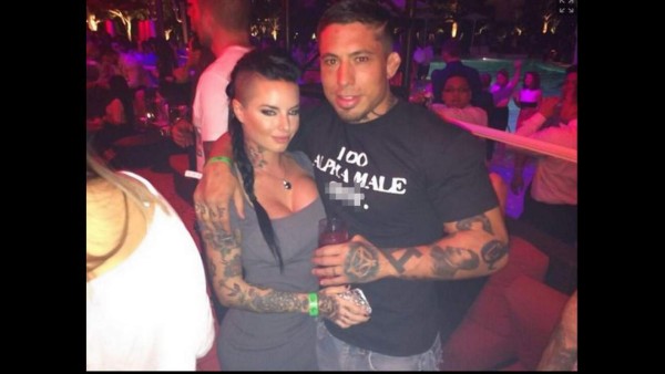 Reconocido peleador propina golpiza a su novia