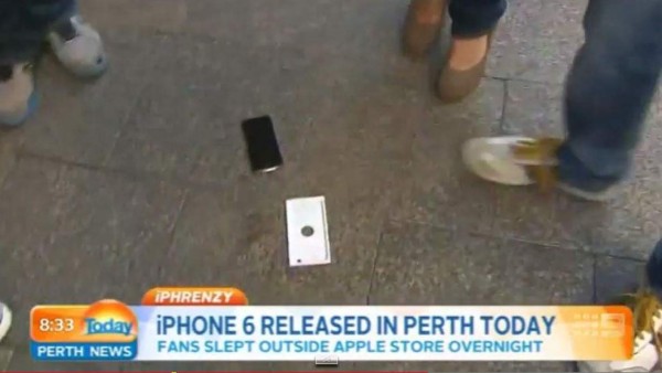 Compra iphone 6 y se le cae de la emoción