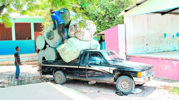 Escuelas logran ingresos con venta de productos reciclados