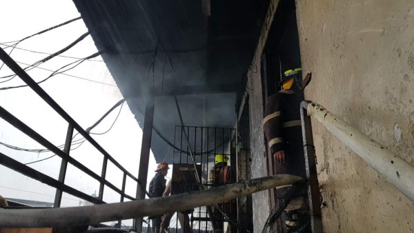 Centro penal de San Pedro Sula es consumido por voraz incendio