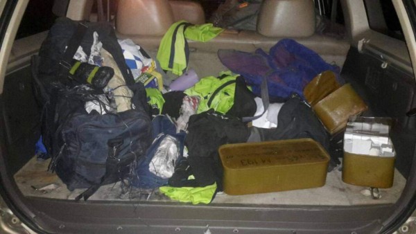 Caen presuntos delincuentes con armas, municiones y vestimenta policial &nbsp;&nbsp;