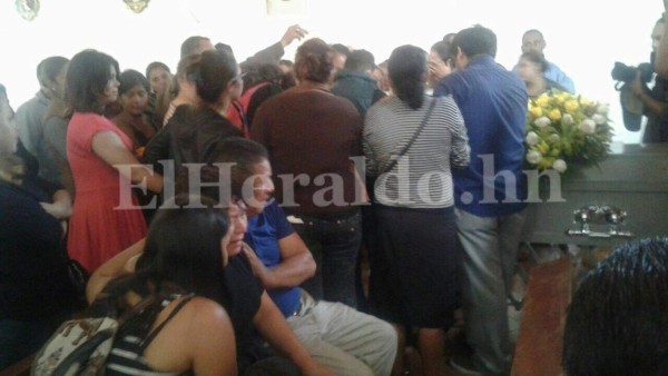 Entre llanto y conmoción Cantarranas despide al universitario asesinado por mareros