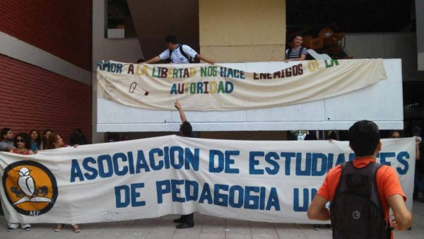 Estudiantes continúan tomas de edificios de la UNAH