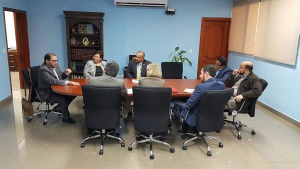 Comisión depuradora suspende a otros 202 policías 'por reestructuración'