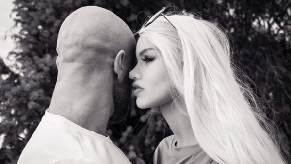 Yuri Tolochko, el actor y fisicoculturista que se casará con su muñeca