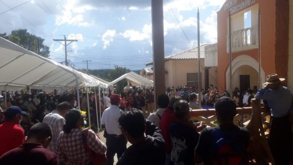 Consternación en velorio del alcalde José Lorenzo 'Lenchito' Bejarano (FOTOS)