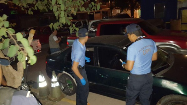 Capturan a pandilleros tras robar vehículo