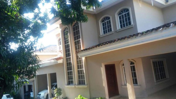 Lujosas mansiones aseguran en San Pedro Sula durante 'Operación Fortuna'