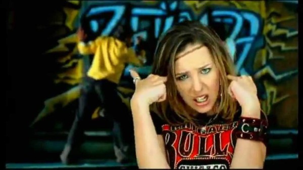 Belinda queda hipnotizada por el amor del ilusionista Criss angel