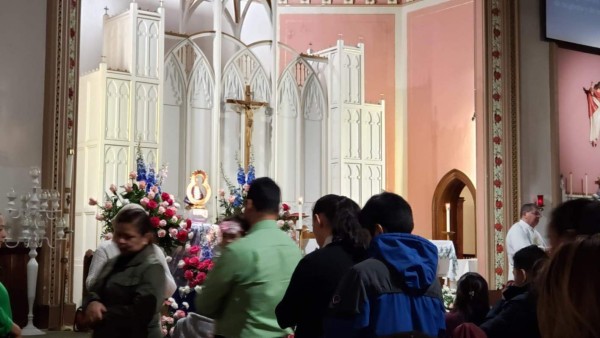 Jubilosos hondureños reciben a la Virgen de Suyapa en Boston&nbsp;&nbsp;