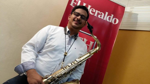Ariel Lagos, el saxofonista hondureño que fue escuchado por el mundo