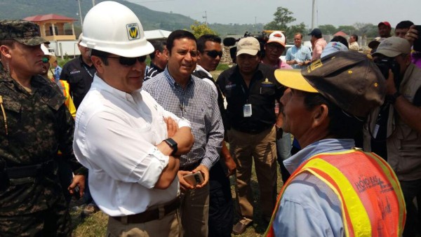 Presidente Hernández supervisa proyecto Convivienda Residencial Los Tulipanes