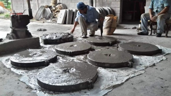 Más de L 5 millones invierten al año en reponer las tapaderas robadas