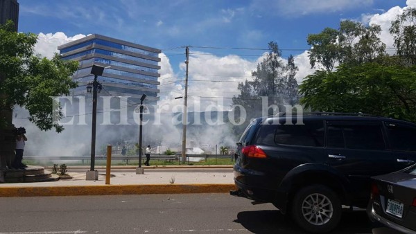 Movimiento Estudiantil Universitario (MEU) se toma anillo periférico y bulevar Suyapa