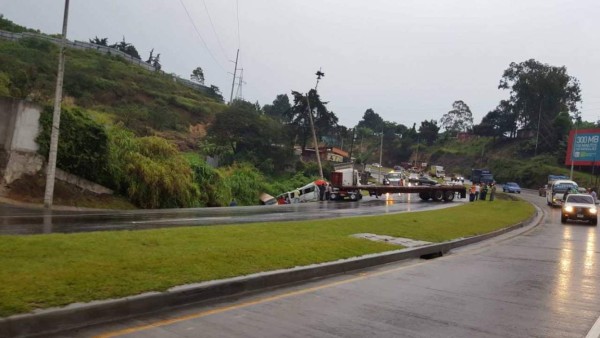 Al menos 17 heridos deja accidente en El Durazno, salida al norte de Honduras
