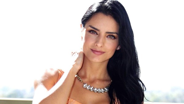 Aislinn Derbez celebró sus 30 años