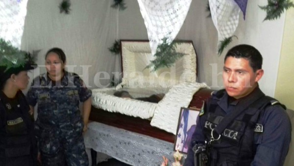 Rinden honores a subdirector de Centro Penal de Támara tras morir violentamente