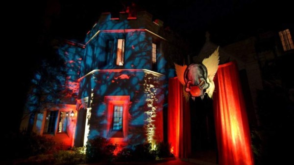 Así fue la fiesta de Halloween en la mansión Playboy