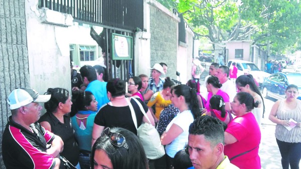 El HEU recibe 3,000 personas a diario
