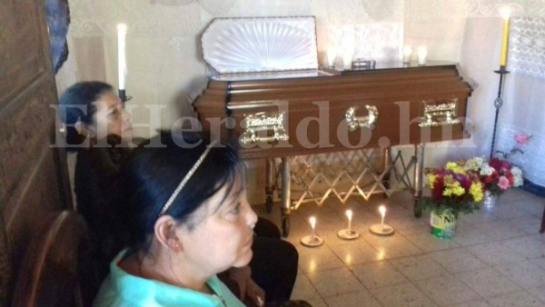 Honduras: Universitario salió a comprar una bolsa con agua y encontró la muerte