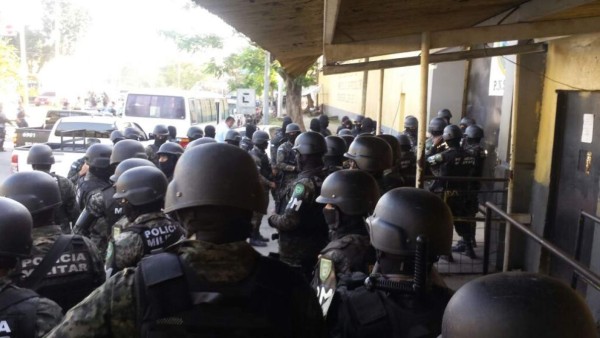 Honduras: Hallan arma 'matapolicías' y drogas en Centro Penal de San Pedro Sula