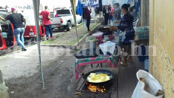 Las curiosidades durante las elecciones primarias en Honduras en fotos
