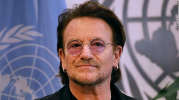 Exfoliarse con arena para gatos y odiar los espejos: los hábitos más extraños de los famosos (FOTOS)