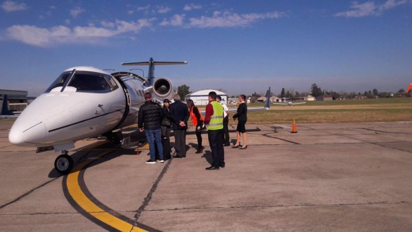 Shakira y Piqué llegaron a Rosario, Argentina, para la boda de Messi con Antonella Rocuzzo