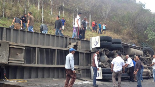 Fatal accidente de tránsito deja 23 muertos en la salida al sur de la capital de Honduras