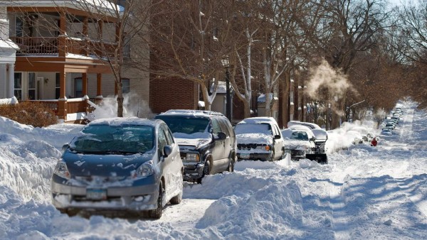 Después de EEUU, la tormenta de nieve paraliza el este de Canadá