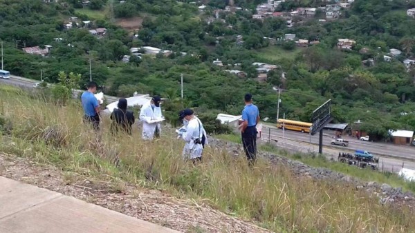 Hallan cadáver de un hombre oculto en la maleza a inmediaciones del anillo periférico