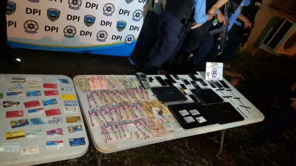 Cae pareja hondureña clonadora de tarjetas