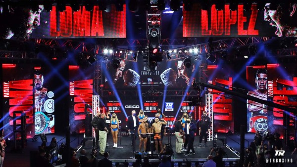 Choque de miradas: el tenso pesaje de Lomachenko y Teófimo