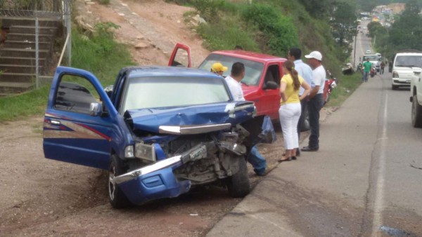 Tres heridos en múltiple colisión en salida a oriente de capital hondureña