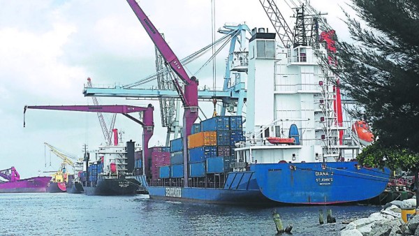 Gobierno tomará medidas para mejorar servicios en aduanas del país