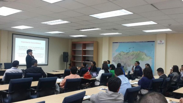 Realizan taller sobre sostenibilidad de proyectos de banda ancha