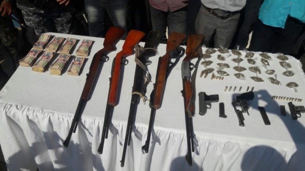 Honduras: Capturan hombres con armas, drogas y casi medio millón de lempiras&nbsp; &nbsp;&nbsp;