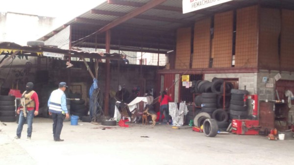 Un muerto y tres heridos tras tiroteo en llantera de Loarque &nbsp;&nbsp;&nbsp;