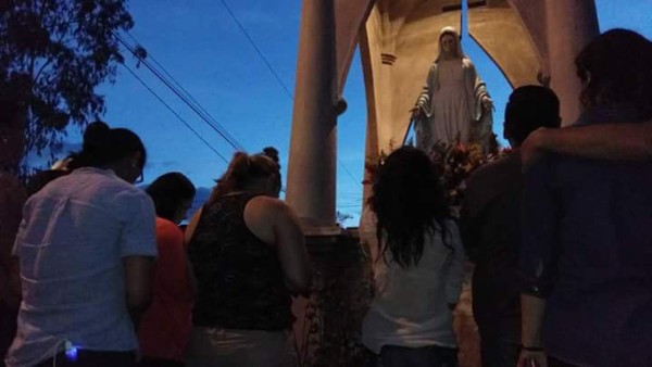 Siguatepeque: Llora imagen de la Virgen María, aseguran devotos