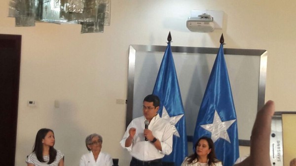 Juan Orlando Hernández acepta ser el candidato presidencial del Partido Nacional de Honduras