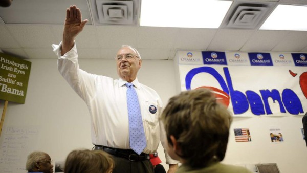 Exsenador estadounidense anuncia que se casará con un hombre 50 años menor que él