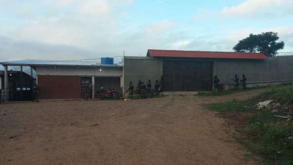 Allanan vivienda del alcalde de Yoro por sospechas de narcotráfico